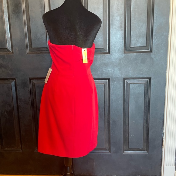 Red dress - Picture 2 of 4